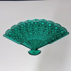 FENTON L.G. WRIGHT DAISY BUTTON DARK GREEN GLASS FAN TRAY 10.75”